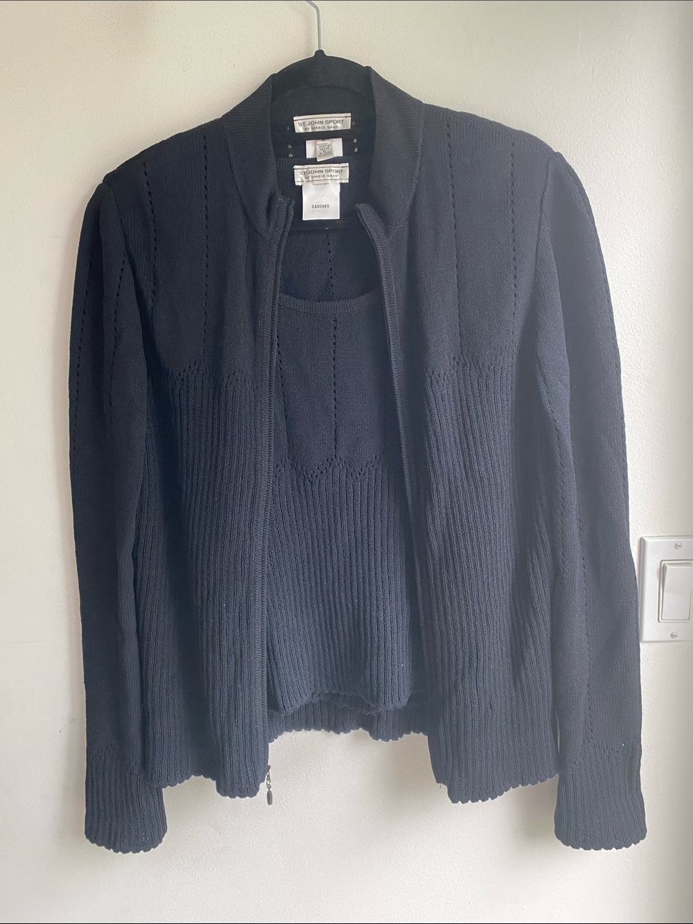 At. John Sport Marie Gray 2Piece Black Sweater/Cardigan and Sleeveless Top Med